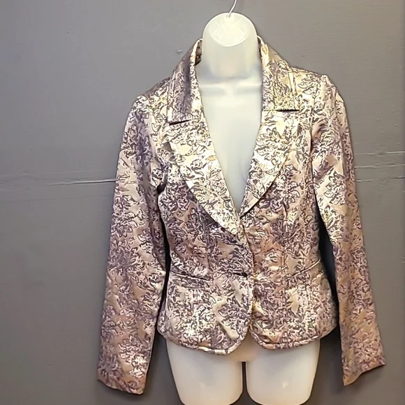 Cach'e - Picture 1 of 5